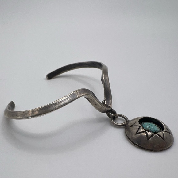 Turquoise Shadowbox Pendant on a Sandcast Sterling Silver 925 Cuff Bracelet - Picture 4 of 5